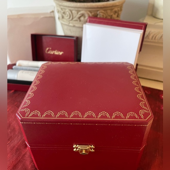 Cartier Women’s Roadster de Cartier Watch🩶 w/ Original boxes & Cleaning Kit - Picture 13 of 16
